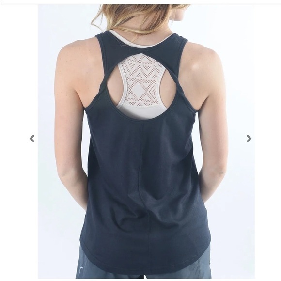 Zyia Woman’s Size XXL Twist Back Tank Black - Picture 3 of 8